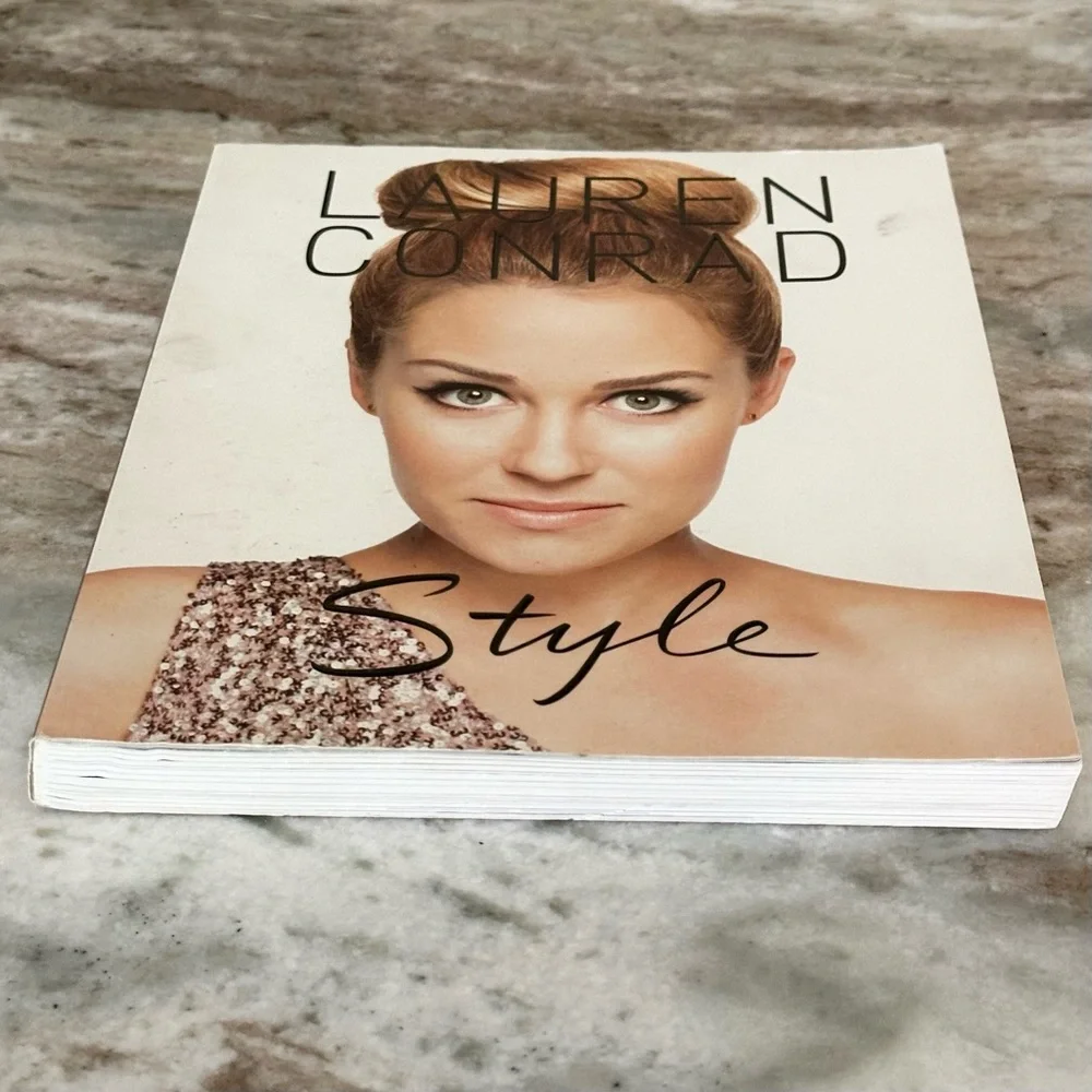LC Lauren Conrad Style / Fashion Book